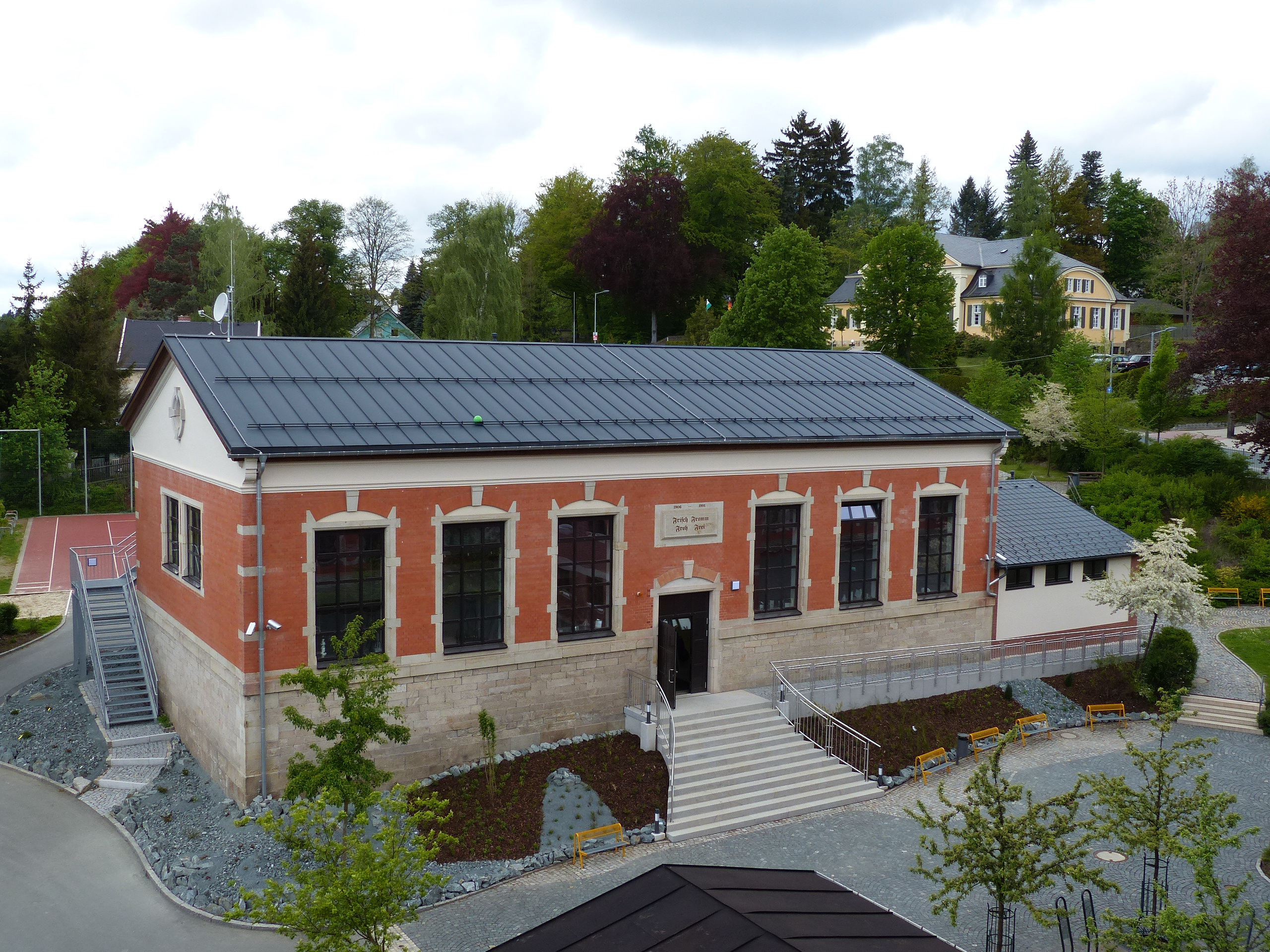 You are currently viewing 15.02.24 / Zuschuss für die auf dem Dach unserer Kunstwerkstatt geplante Fotovoltaik-Anlage